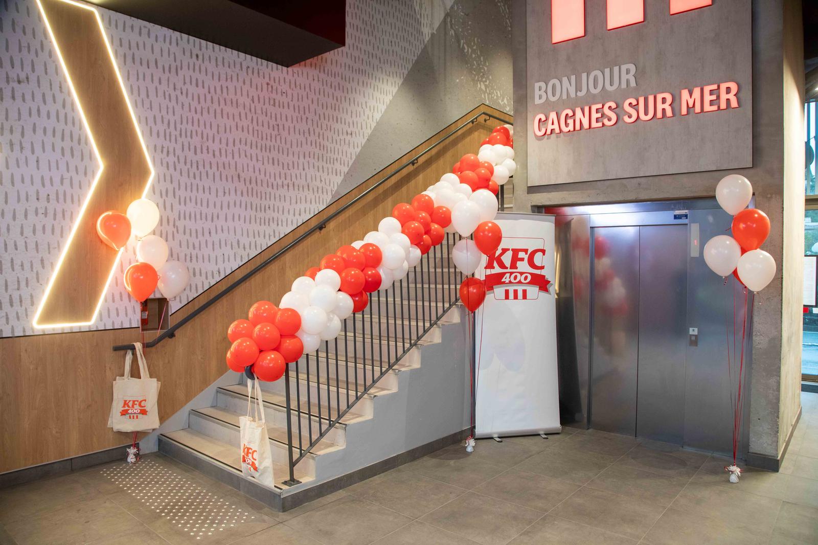 Escalera de acceso al primer piso